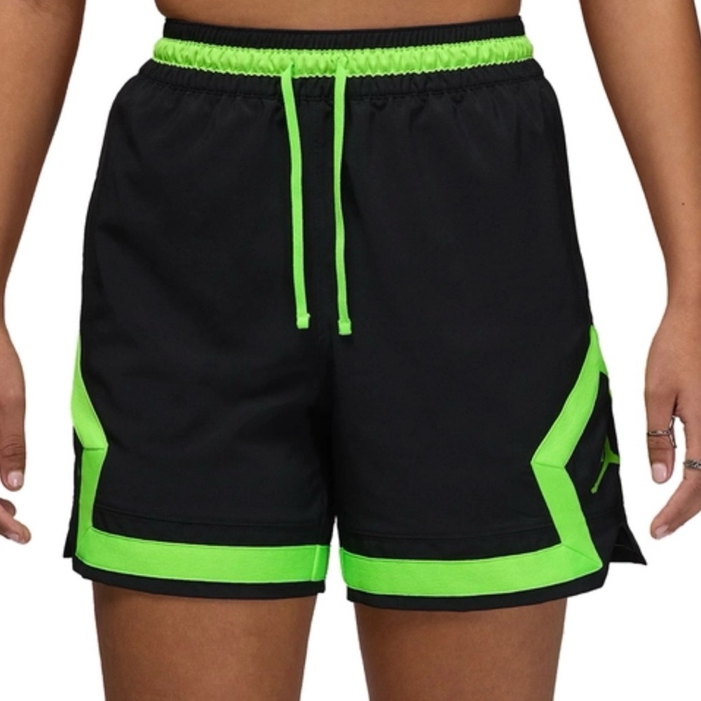 Dak Prescott Owned Jordan Dri-Fit Woven Diamond Shorts
Black/Green- Men’s XL